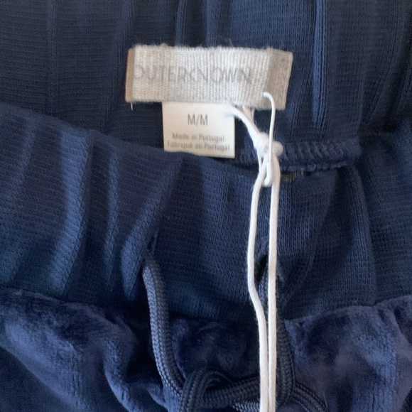 Athletic/Casual Outfit - Picture 6 of 8